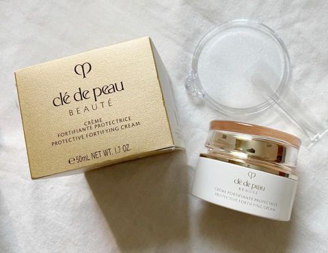 Kem Dưỡng Da Ban Ngày Clé De Peau Beauté Protective Fortifying Cream 50Ml