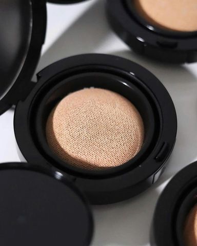Cushion Bobbi Brown Weightless Skin Foundation SPF40/PA+++ 12G