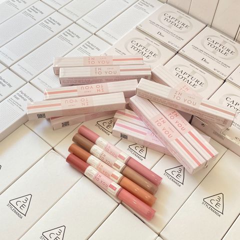 Chì Kẻ Viền Môi Into You Colorful Lip Liner
