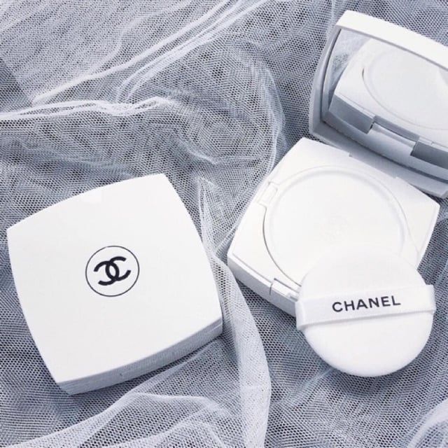 chanel foundation sponge