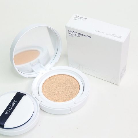 Cushion Missha Magic Moist Up