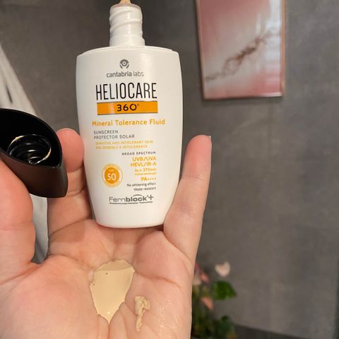 Kem Chống Nắng Heliocare Mineral Tolerance Fluid Spf50 50Ml