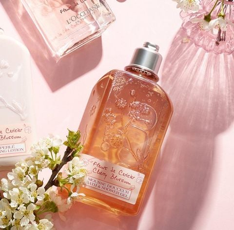 Sữa Tắm L'occitane Cherry Blossom Bath & Shower Gel 500Ml