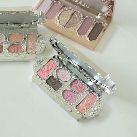 Phấn Mắt Flower Knows Swan Ballet Series 6Ô 6.5G