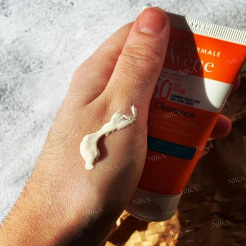 Kem Chống Nắng Avene Cleanance Ultra-Light Anti-Blemishes Spf50+ 50Ml