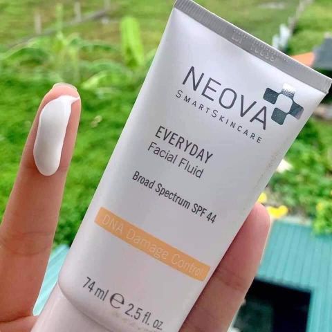 Kem Chống Nắng Neova Everyday Facial Fluid Broad Spectrum Spf 44 74Ml