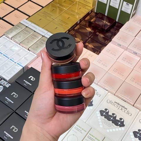 Son Dưỡng N°1 De Chanel Baume Lèvres Et Joues Au Camélia Rouge Red Camellia Lip And Cheek Balm 6.5G