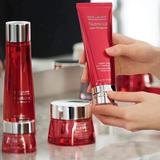 Sữa Rửa Mặt Lựu Đỏ Estee Lauder Nutritious Super Pomegranate 125ML