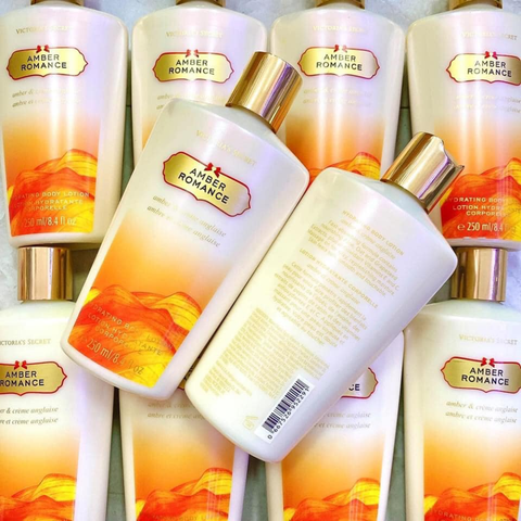 Dưỡng Thể Victoria's Secret Amber Romance Hydrating Body Lotion 250Ml