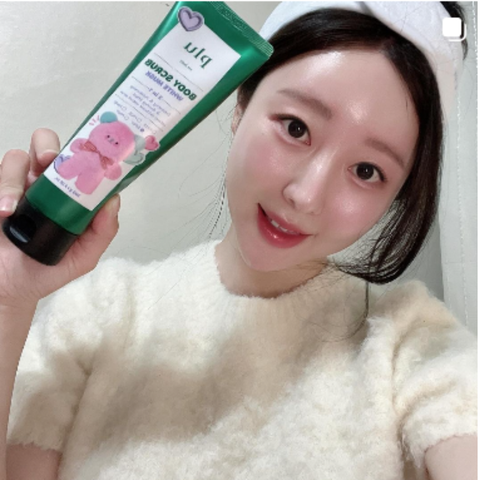 Tẩy Tế Bào Chết Plu Body Scrub White Musk 3 In 1 200G