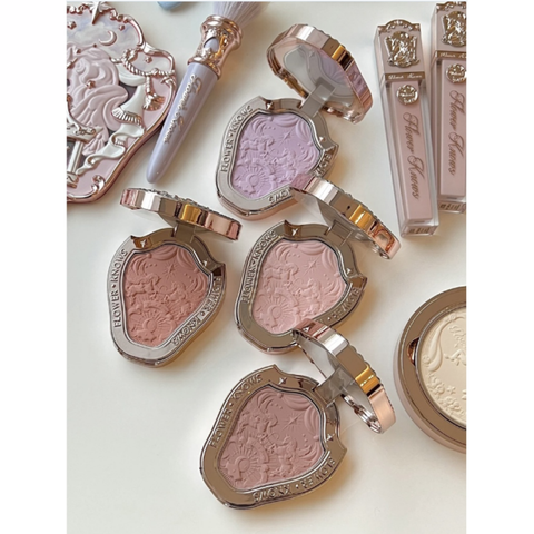 Má Hồng Flower Knows Unicorn Series Embossed Blush 5G