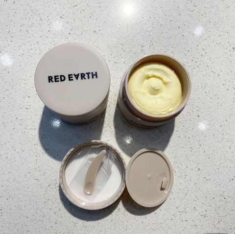Kem Lót Red Earth V10 Energised Face Base Primer And Moisturizer