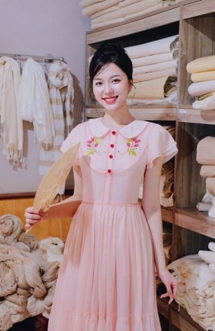  Đầm Luồn Kim 