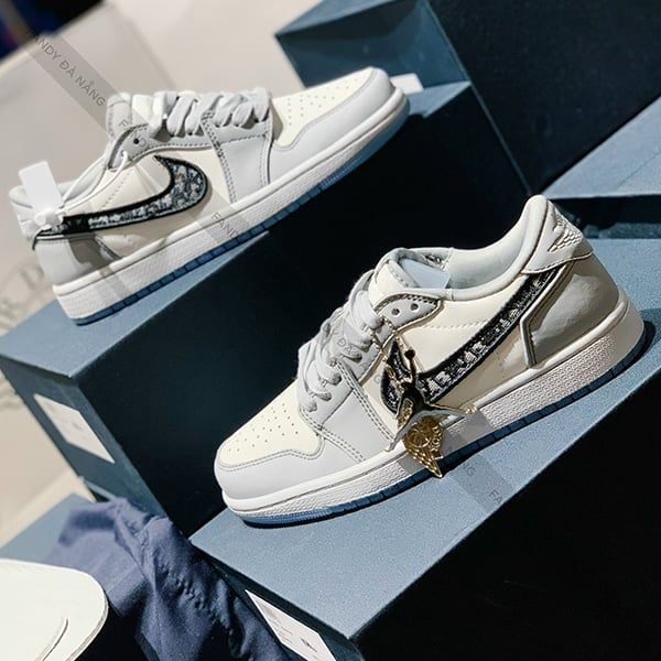 Giày Nike Air Force 1 Low White x Dior Đế Đen