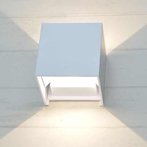 Đèn tường chống nước (điều chỉnh hướng ánh sáng) T020905