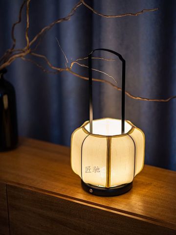 Đèn bàn kiểu nghệ thuật Nhật bản