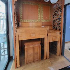 Bàn thờ gia tiên gỗ sồi mẫu BT05