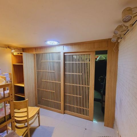 Vách cửa lùa màu gỗ đẹp mẫu CL18