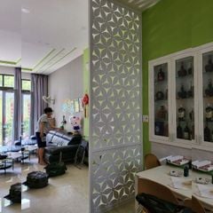 Vách ngăn phòng khách và bếp PK11