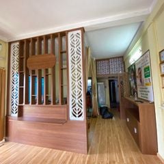 Vách ngăn kết hợp lam gỗ trang trí Spa mẫu NH03