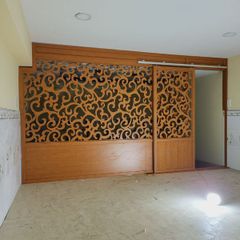 Vách cửa lùa CNC màu gõ mẫu CL07