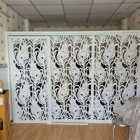 Vách cửa lùa CNC màu trắng mẫu CL15