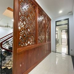 Mẫu vách ngăn cầu thang đẹp CT02
