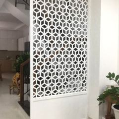 Vách ngăn cầu thang màu trắng đẹp mẫu CT11