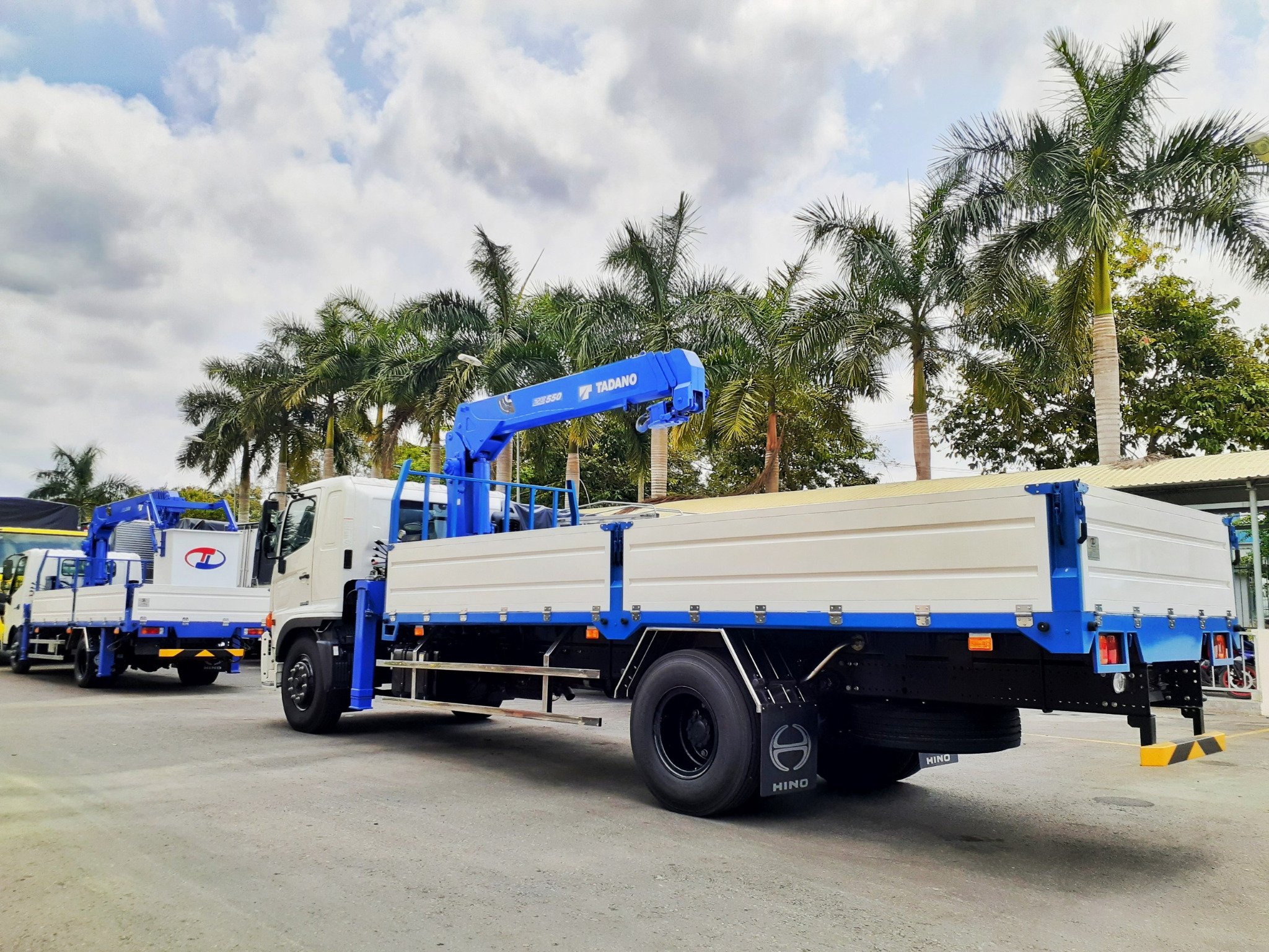 Xe tải cẩu Hino 8 tấn - Cần cẩu Tadano ZE553MH