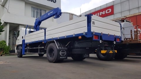 8 Ton Hino Crane Truck
