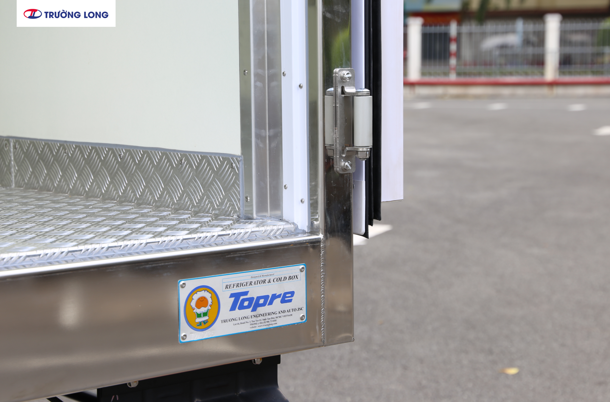 HINO XZU 720 EURO 5 - Xe đông lạnh Topre 3 tấn 4