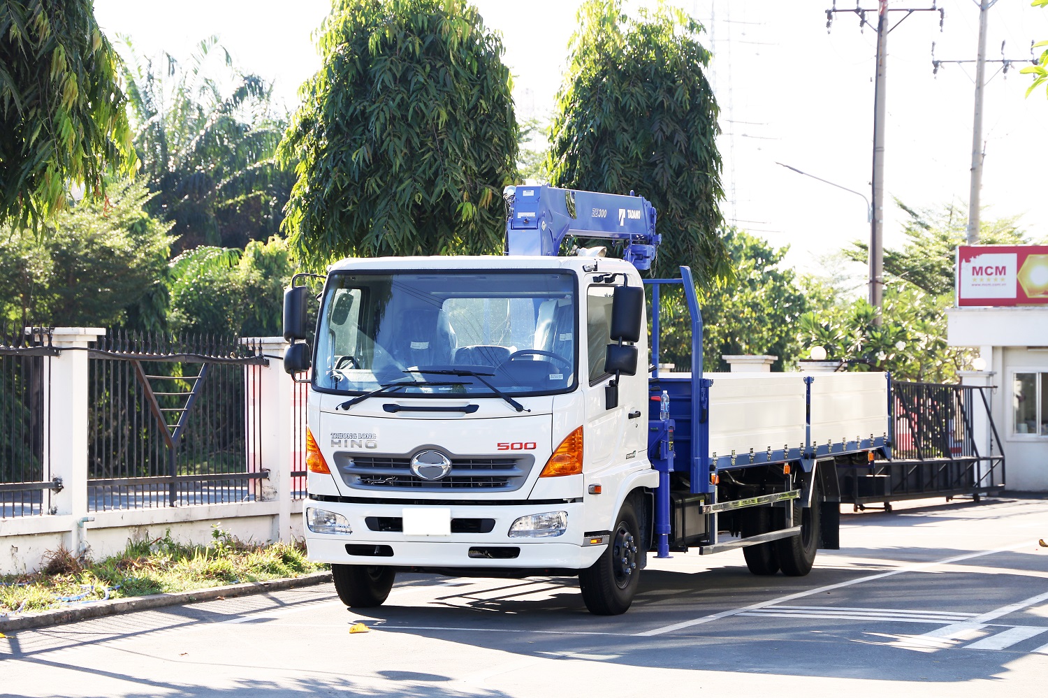 Xe tải cẩu Hino 5 tấn - Cần cẩu Tadano ZE303MH