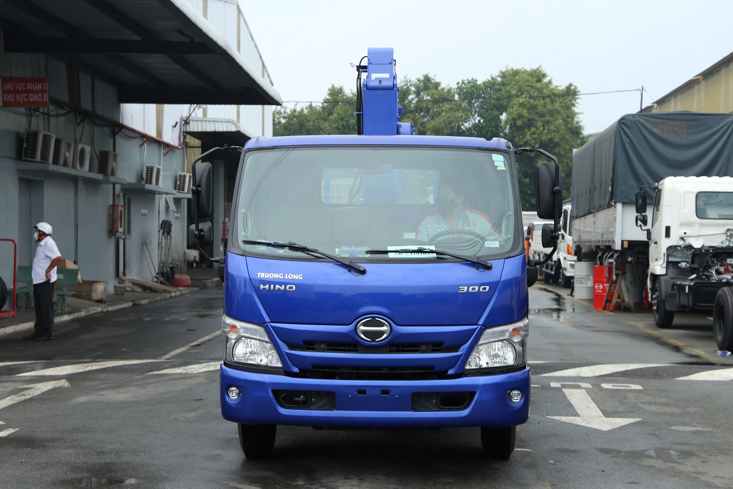 Xe tải cẩu Hino 2,5 tấn - Cần cẩu Tadano ZE303MH