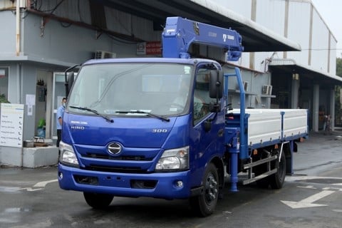 2,5 Ton Hino Crane Truck