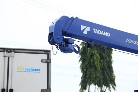 2,5 Ton Hino Crane Truck