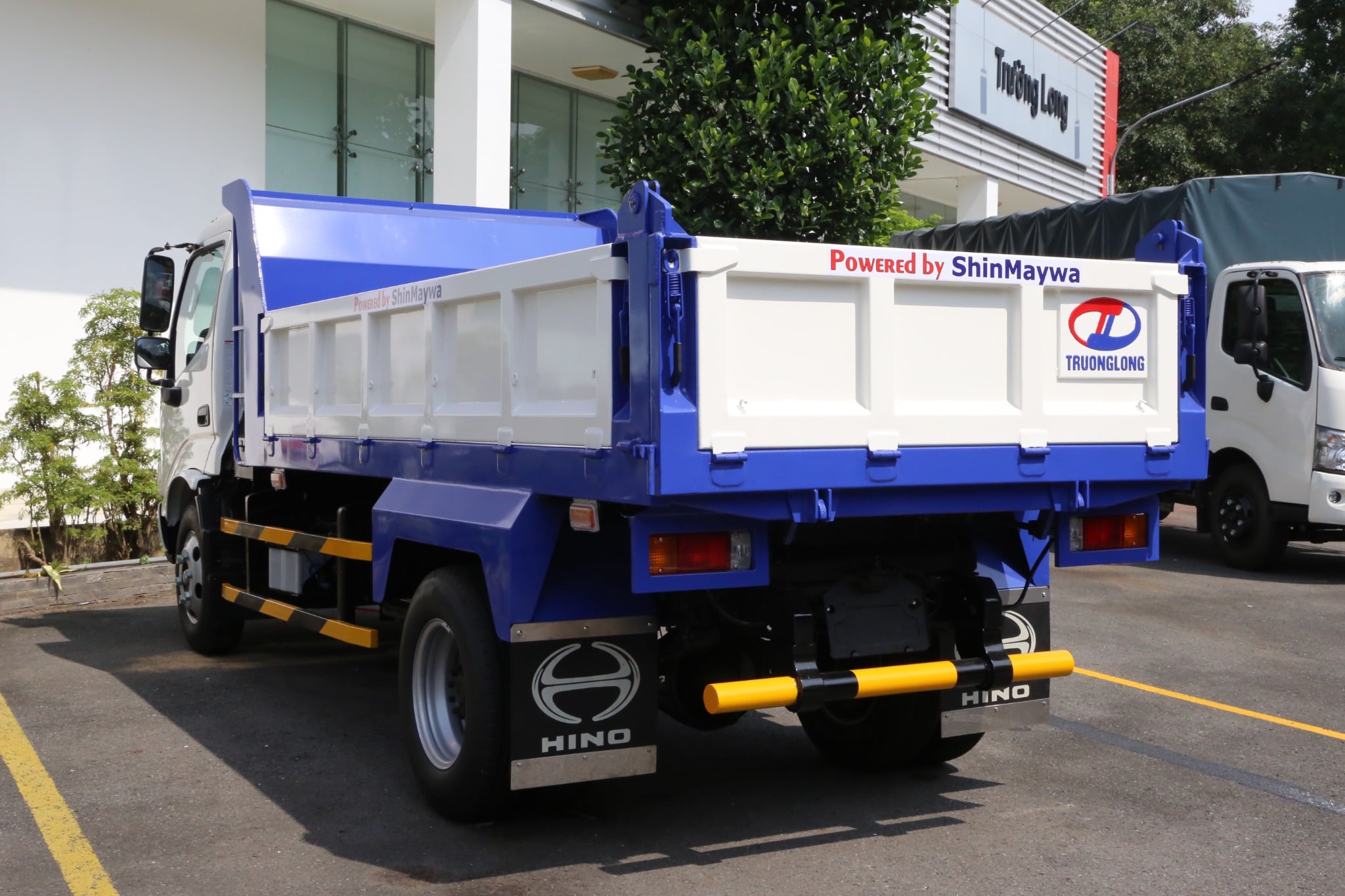 HINO XZU 650L EURO 5 - Xe ben 3t5 thùng ben 2,9 khối