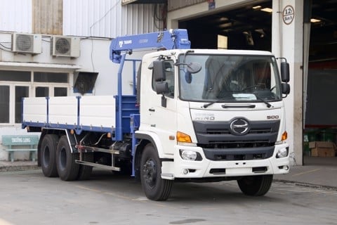 15 Ton Hino Crane Truck