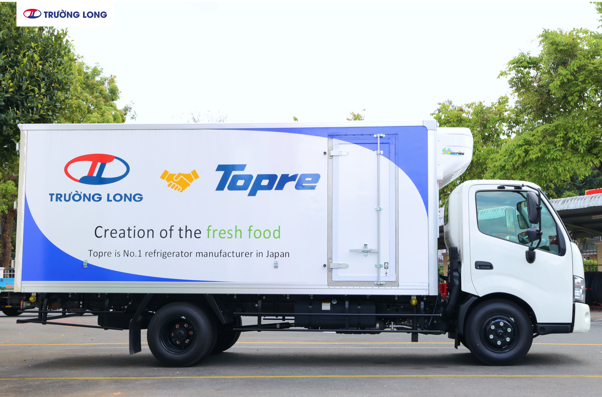 HINO XZU 720 EURO 5 - Xe đông lạnh Topre 3 tấn 4
