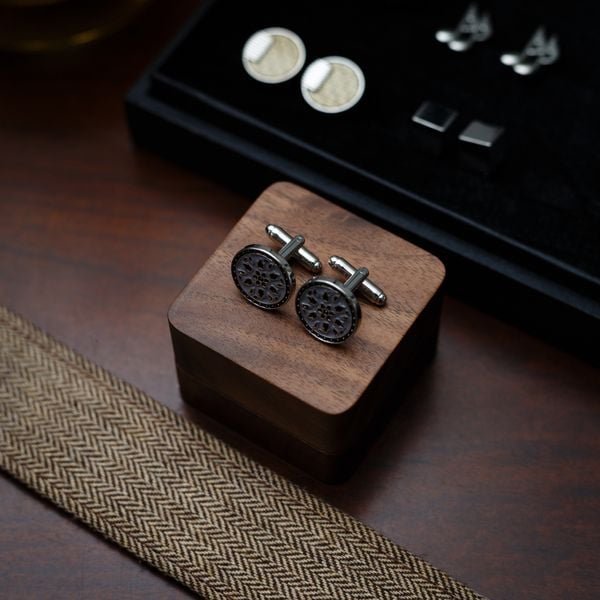  Flora Charm Cufflink 