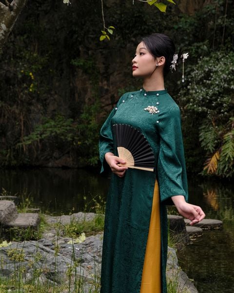  Áo Dài Ỷ Huyên 