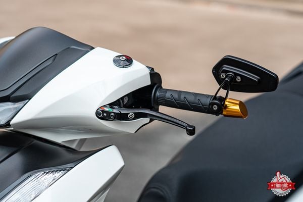 nap-che-chan-guong-carbon