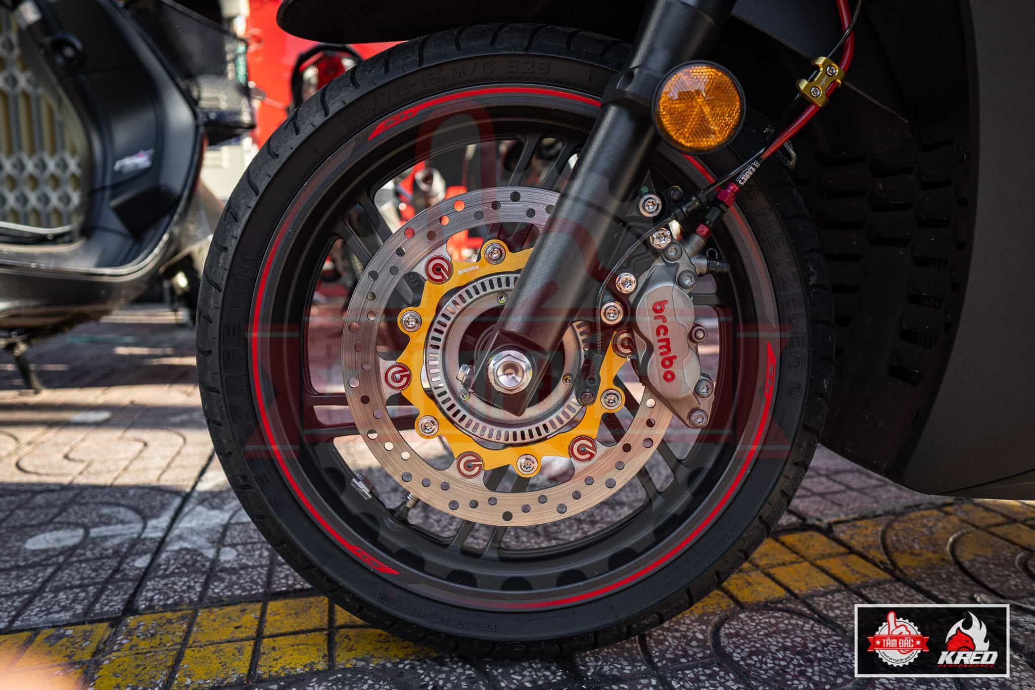  Heo Brembo 4 Piston bên trái 