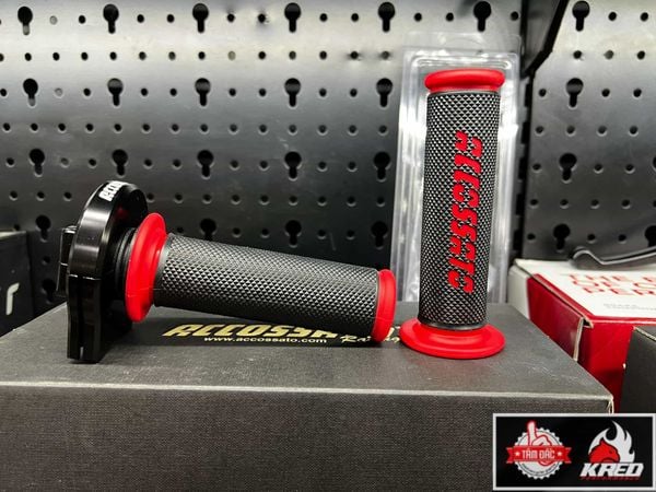 cum-tang-toc-accossato-den-2-day-duoi-chinh-hang