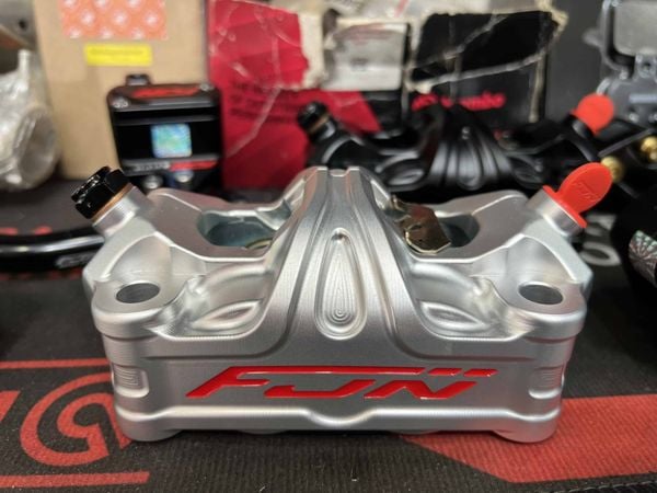 heo-thang-fjn-f35-den-4piston