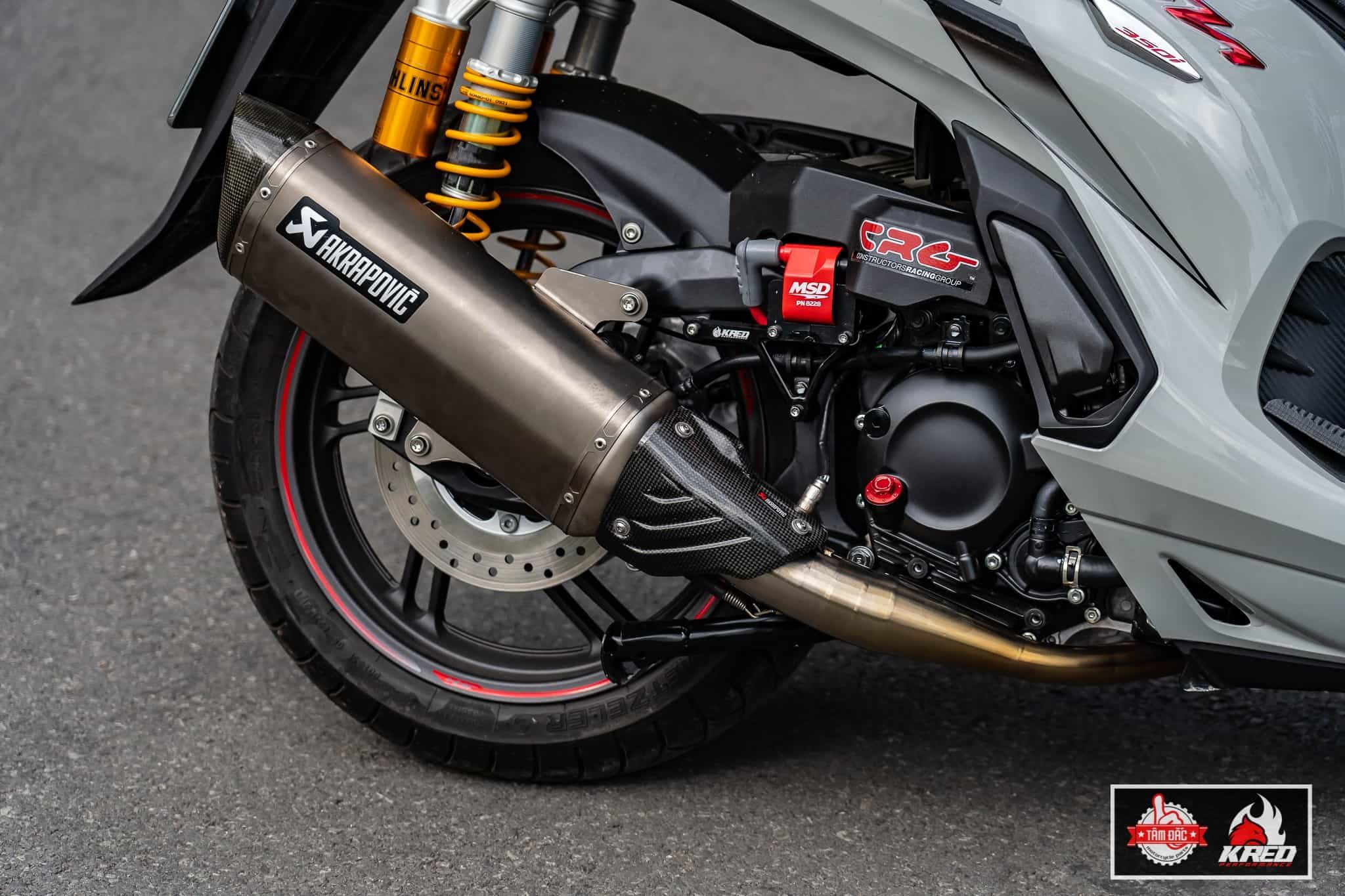 akrapovic t700