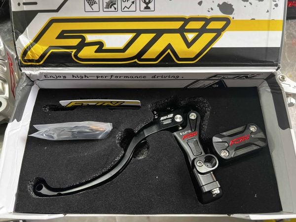 tay-thang-fjn-ex12-den-binh-dau-lien-ben-trai