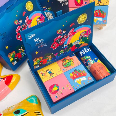  Hộp Trung thu Ký ức Trăng rằm (4 bánh 150gr kèm mặt nạ Tòhe) - Night Memories Mooncake Box 