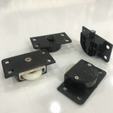  Bộ bánh xe trượt cửa lùa nhựa 338 