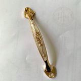  Tay nắm tủ họa tiết hoa văn nhiều màu (cái) 