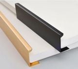  Tay nắm nhôm dạng chữ L màu vàng (cái) 